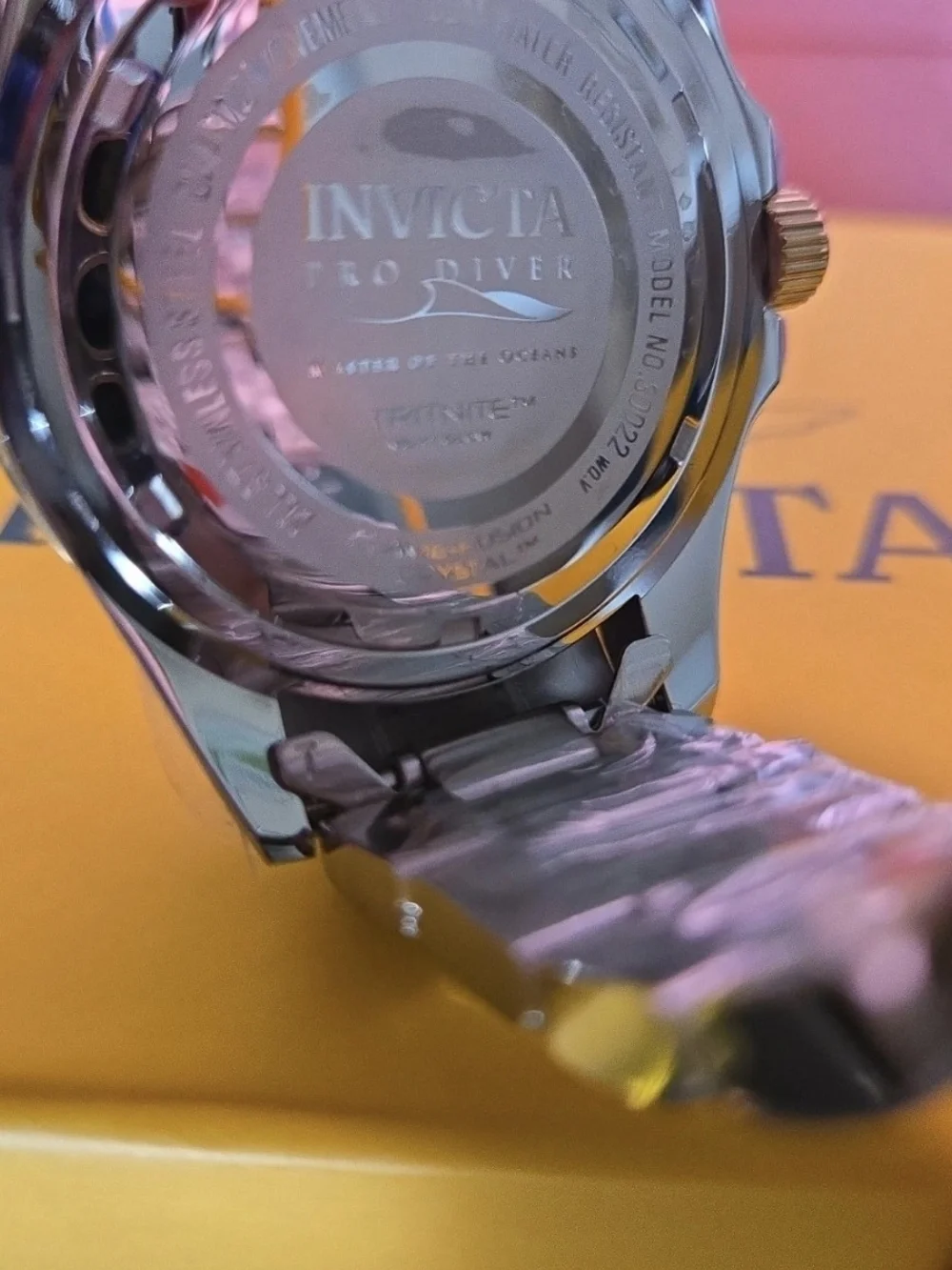30022Invicta Pro Diver Current Wave 2-Tone Men's Watch Gold Dial Blue Bezel 43mm